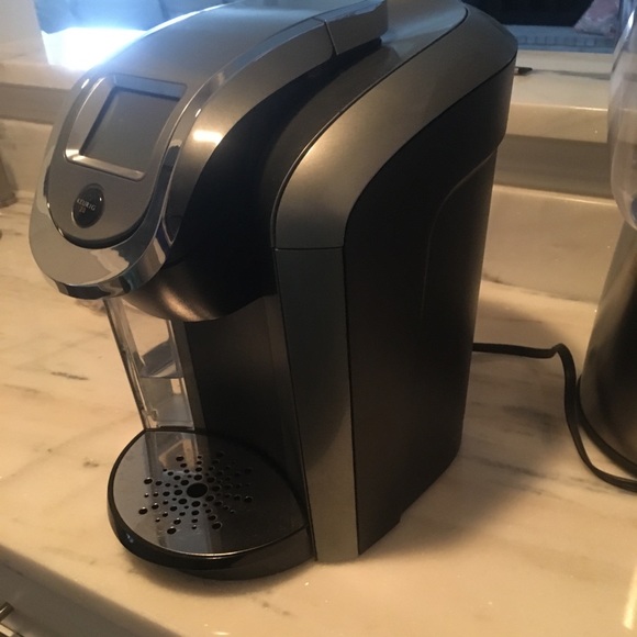 Keurig 2.0 + reusable coffee insert - Picture 3 of 5